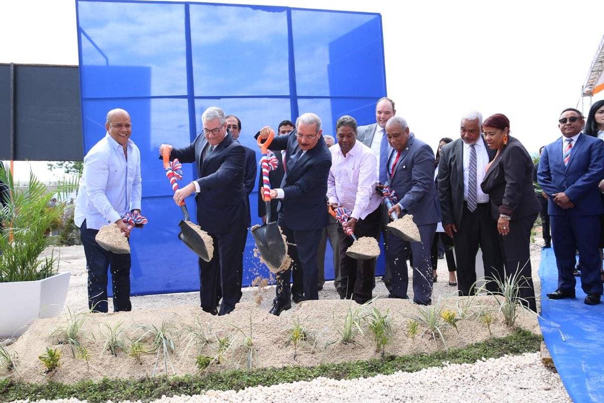 Danilo Medina deja iniciados trabajos construcción del proyecto habitacional Ciudad Esperanza en Barahona