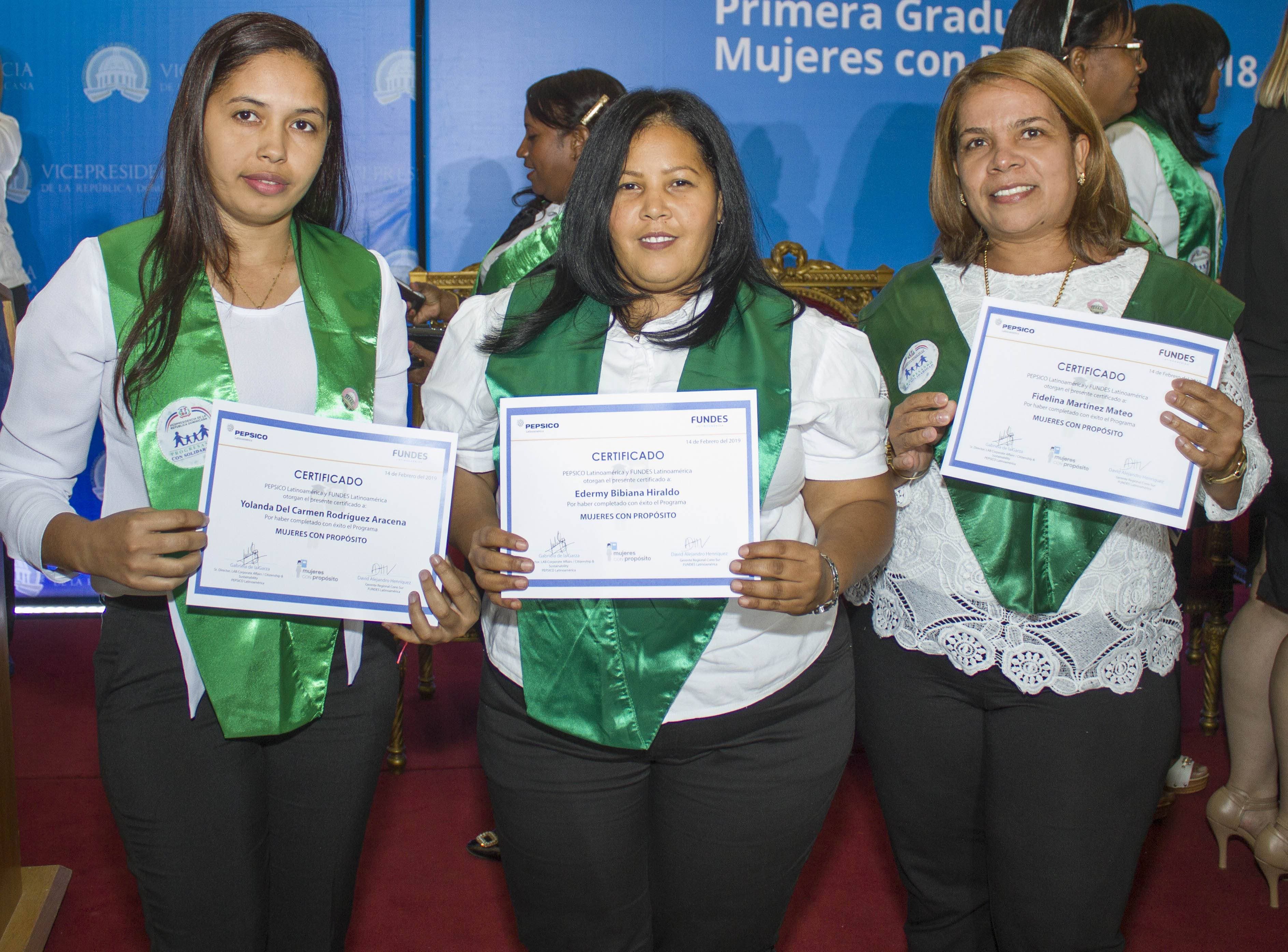 Más de 250 mujeres dominicanas se certifican en programa internacional de empleabilidad y emprendimiento femenino