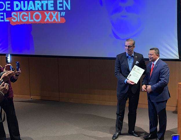 Luis Abinader defiende ideal de Duarte: “no es posible la fusión de las dos naciones”