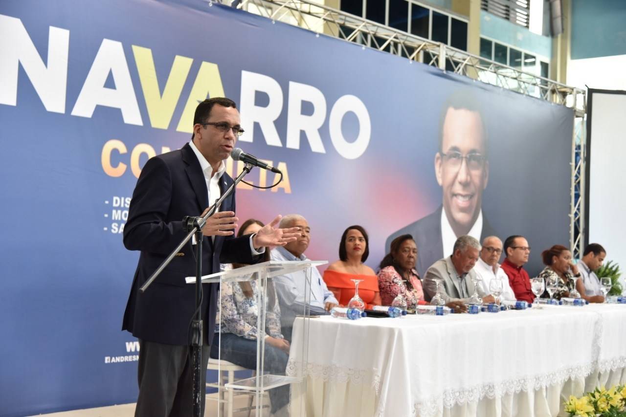 Andrés Navarro concluye consultas sectoriales para presentar proyecto de nación