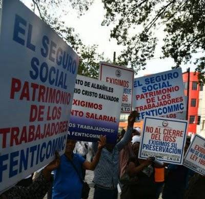 Protestan frente al Congreso en oposición de la disolución del IDSS y modificación ley de Seguridad Social