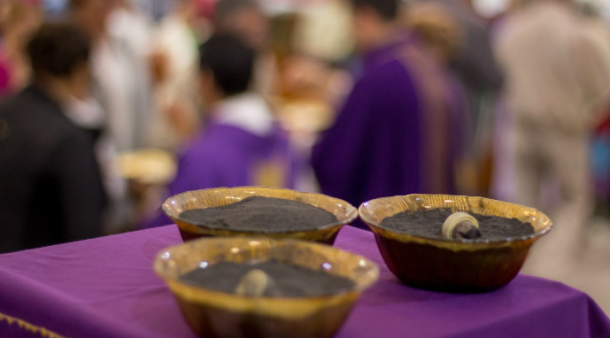 Los católicos dominicanos celebran el Miércoles de Ceniza