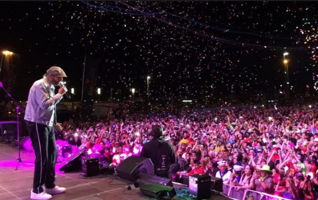Juan Luis Guerra bate récord de Celia Cruz al cantar ante 400 mil personas en carnaval de Tenerife
