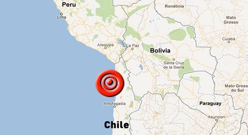 Cientos de personas abandonan hogares por alerta de tsunami en norte de Chile tras sismo grado 7 en Perú