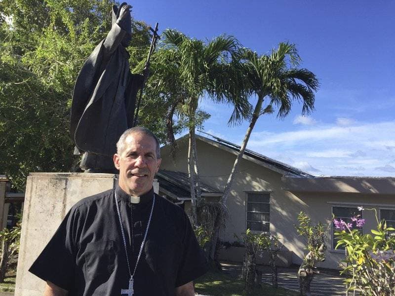 Vaticano nombra nuevo arzobispo en Guam tras escándalo