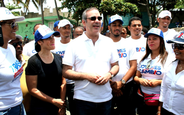 Luis Abinader lanza campaña de limpieza y aboga por poner política al servicio de la gente