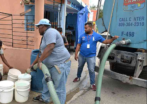 Video: CAASD dispondrá 145 camiones  para abastecer de agua a los barrios que sufran sequía, prohíbe llenar piscinas