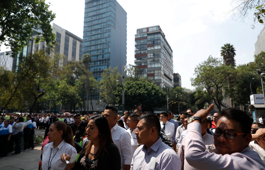 Sismo de 5,4 remece edificios altos de la Ciudad de México