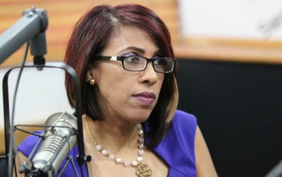 Viceministra Susana Gautreau anunció que apoyará a Gonzalo Castillo