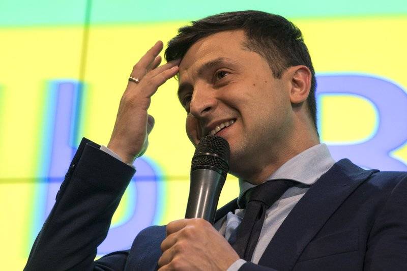 Un comediante lidera la primera vuelta electoral en Ucrania