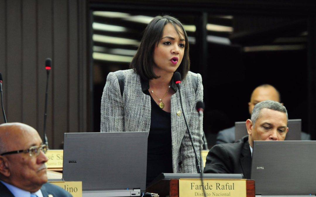 Faride Raful denuncia Procuraduría intervino teléfono de viceministra Susana Gautreau