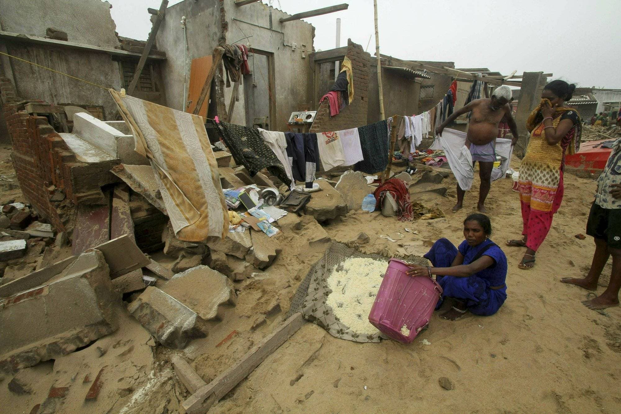 Ciclón Fani deja 15 muertos al avanzar hacia Bangladesh