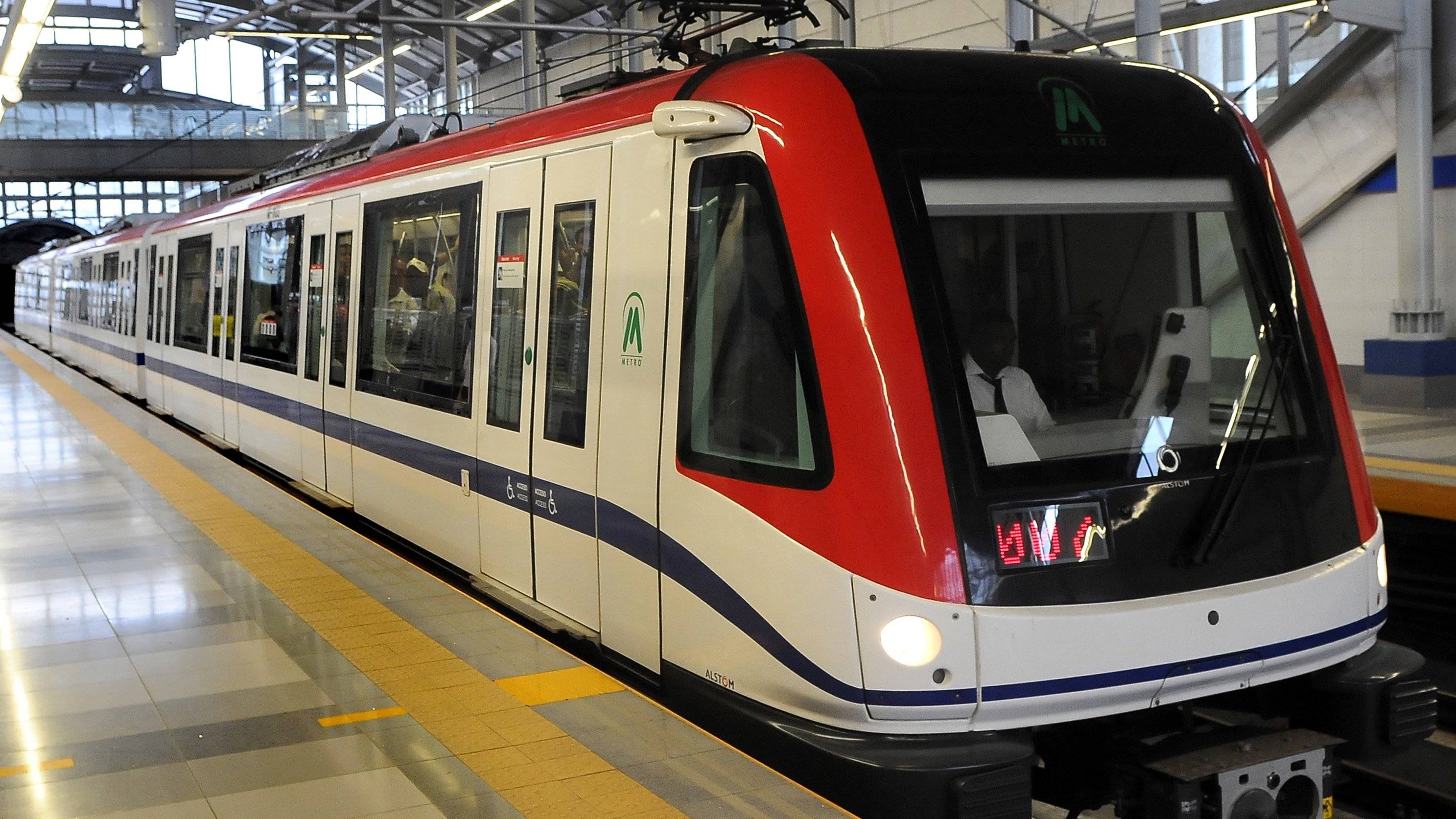 Hoy siguen los retrasos en vagones del Metro de Santo Domingo  por problemas técnicos