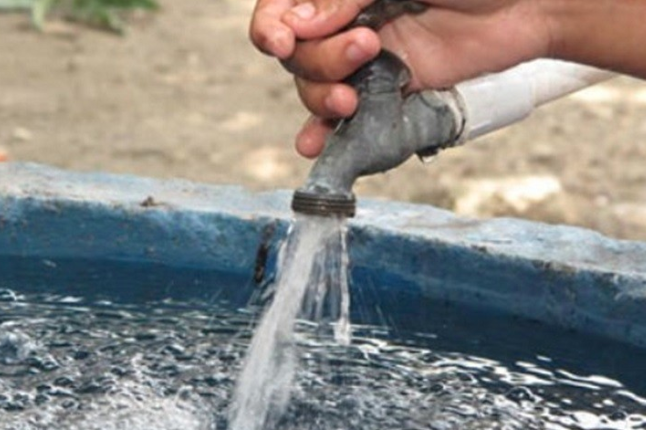 Suspenderá por 24 horas servicio de agua potable en zonas de Santiago