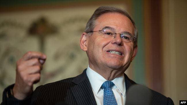 El senador de EE. UU. Bob Menéndez alerta a Mike Pompeo de posible reelección de Danilo Medina