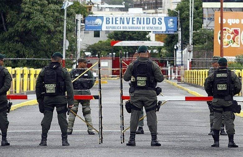 Venezuela reabre sus fronteras con Brasil y Aruba, pero mantiene cerrada la de Colombia