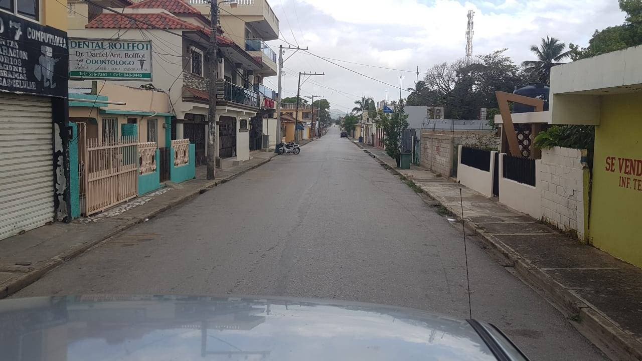 Paro total en Sabana de la Mar y El Valle en demanda reconstrucción carretera los comunica con Hato Mayor