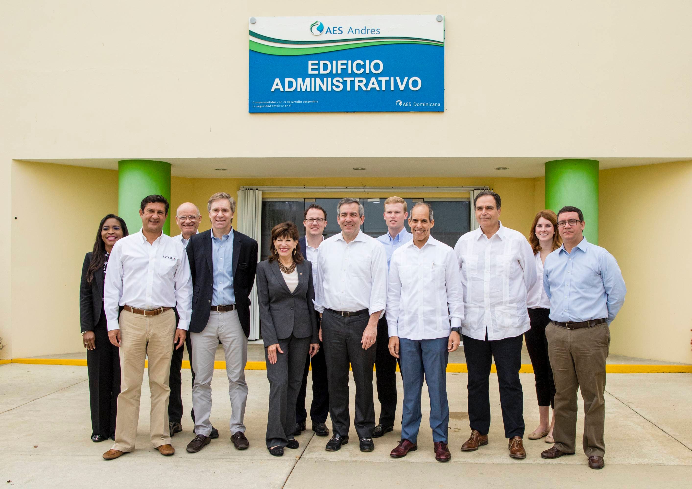 AES Dominicana presenta proyectos de crecimiento