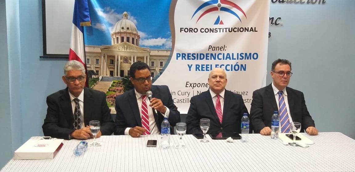 Advierten modificación constitucional para permitir reelección podría generar juicio político contra Danilo Medina