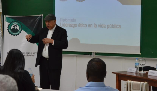 Grupo Santo Tomás Moro y PUCMM inician Segundo diplomado liderazgo en la vida pública