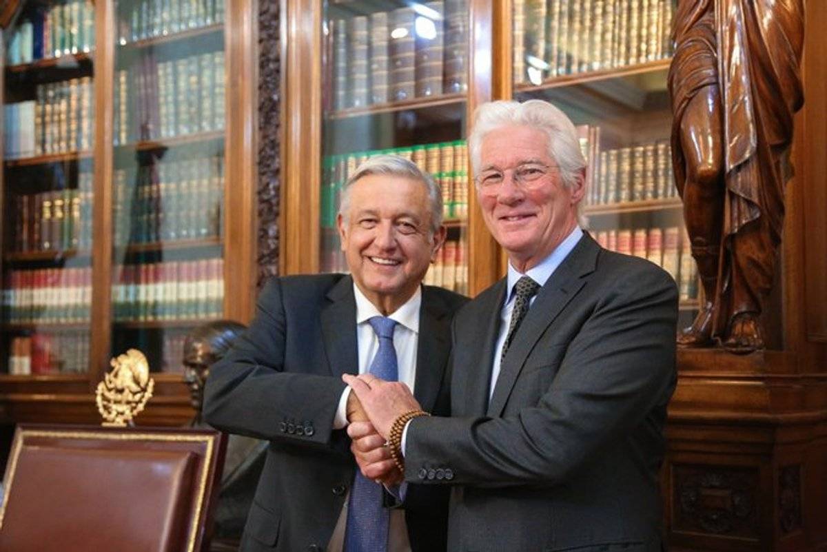 López Obrador recibe a Richard Gere en el Palacio Nacional de México