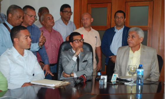 Alcalde Nelson Guillén anuncia inicio trabajos drenaje pluvial en barrios San Cristóbal