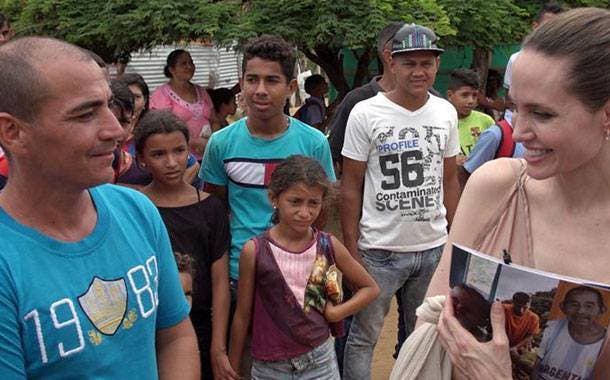 Jolie advierte que 20.000 niños venezolanos pueden convertirse en apátridas
