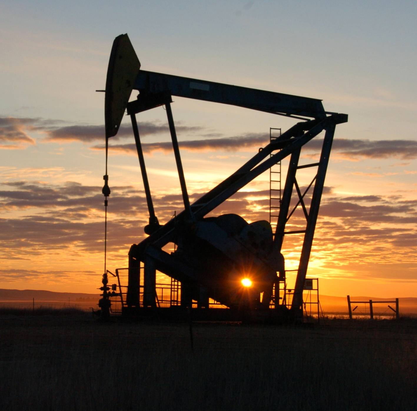 El petróleo de Texas abre con una caída del 2,79 %, hasta 51,65 dólares