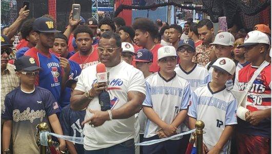 Dominicanos en Alto Manhattan acuden en masas a inauguración de “Polonia Perfect Swing”