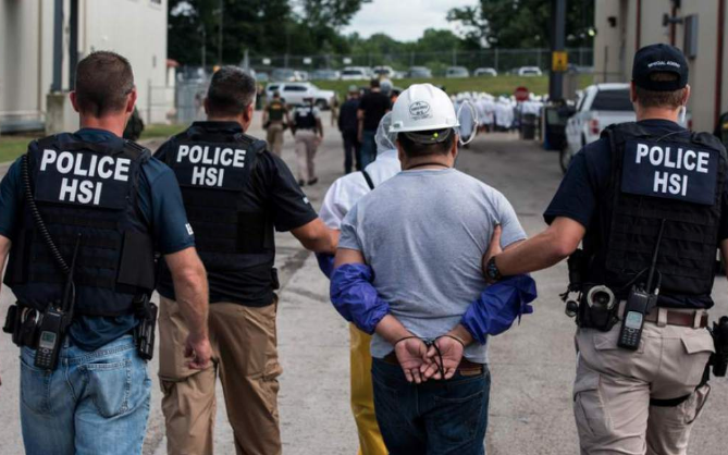Temor a redadas masivas vuelve a rondar en comunidades de inmigrantes en EEUU