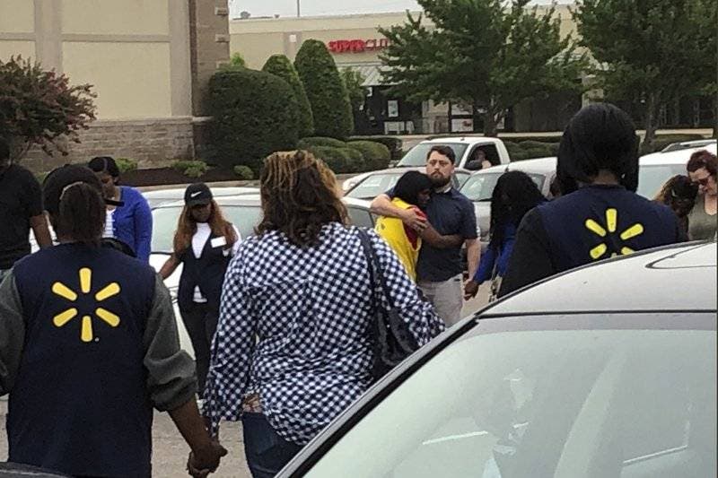 Tiroteo en tienda Walmart de Mississippi deja dos muertos e igual número de heridos