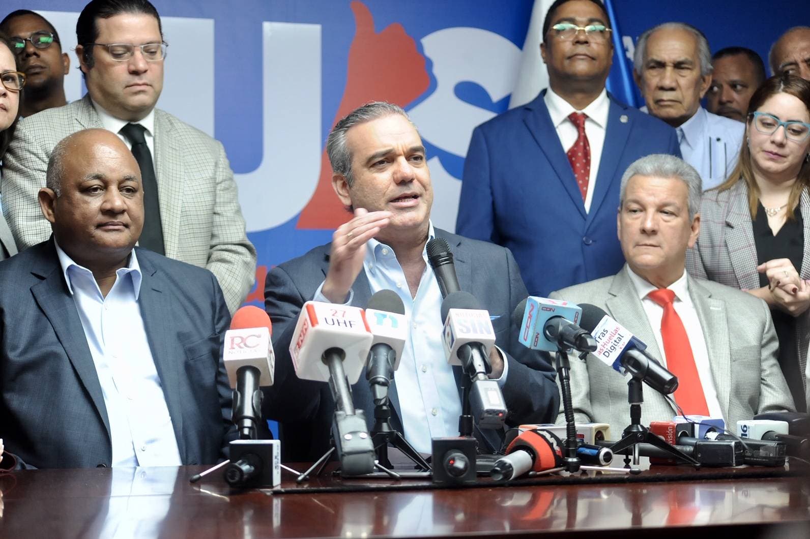 «Con la decisión de no reelegirse, Danilo Medina ha devuelto al país el estado de tranquilidad que se había perdido», asegura Luis Abinader