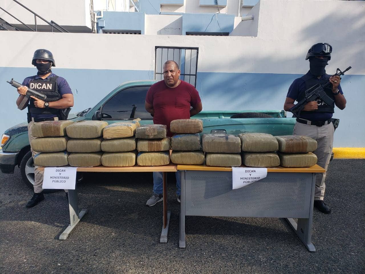 Apresan a El Gordo con 205 libras de marihuana en Los Frailes