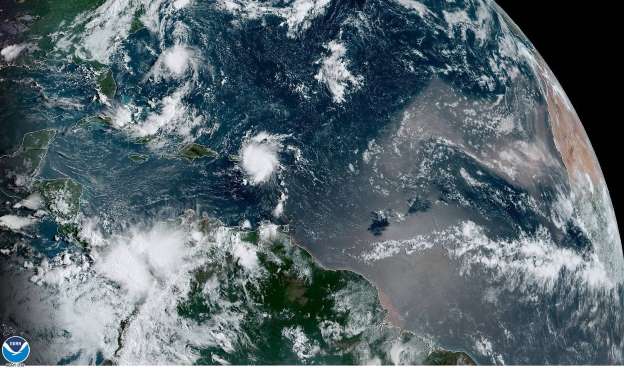 Dorian impacta Islas Vírgenes como huracán de categoría 1