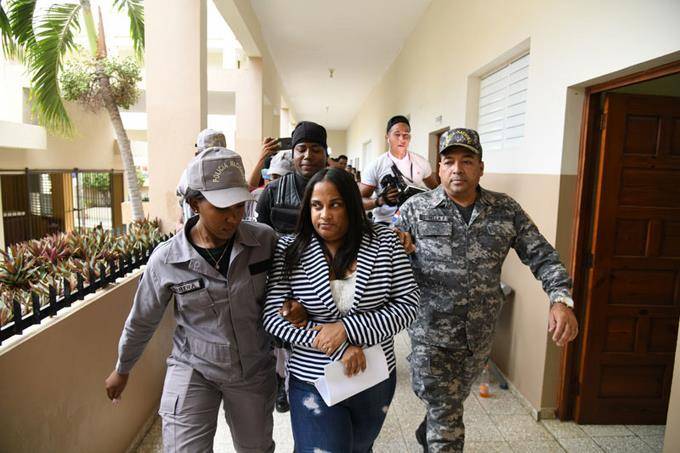 Caso droga en peluquería de Villa Vásquez: mandan para su casa a la exfiscal Carmen Lisset Nuñez y los agentes involucrados