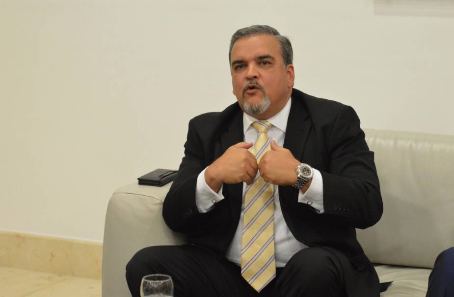 Comparte información de modificación constitucional para habilitar a Danilo Medina