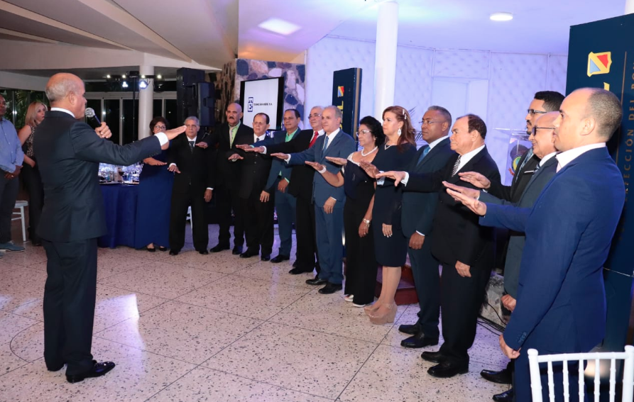 Asociación de Mayoristas de Provisiones de Santo Domingo juramenta directiva