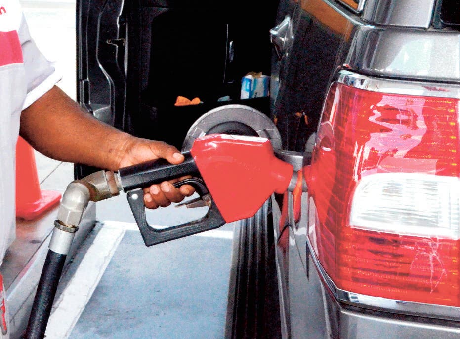 Precios de los combustibles disminuirán entre RD$1.70 y RD$5.40