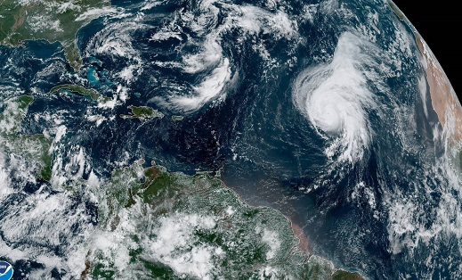 Huracán Lorenzo se fortalece a categoría 4 en medio del Atlántico