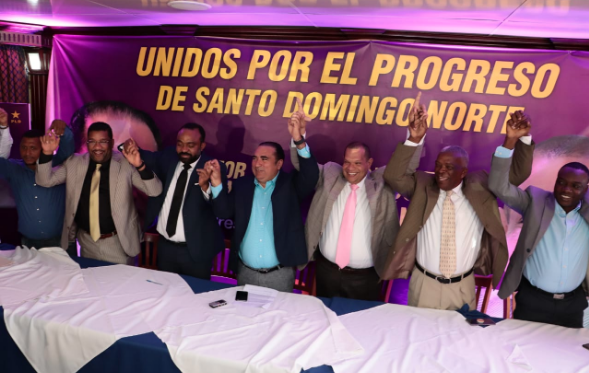 Precandidato alcalde SDN Victor Pavón anuncia su respaldo a Carlos Guzmán