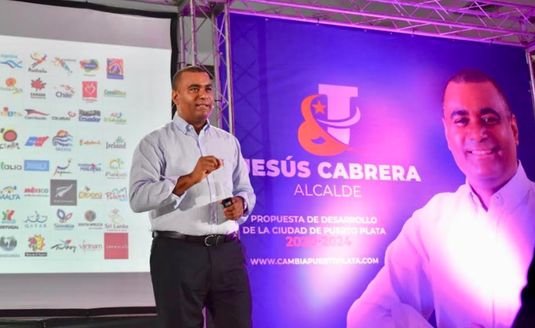 Precandidato alcalde PLD presenta propuesta de desarrollo a empresariado de Puerto Plata