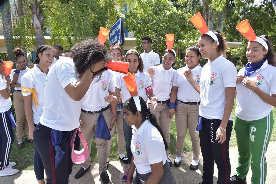 Celebran foro con estudiantes sobre igualdad y equidad de género en Santiago