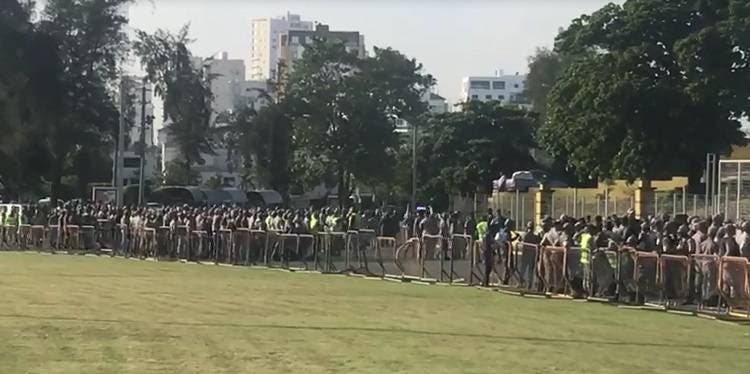 Video: Gran contingente policial frente a la JCE ante llamado a protestas por leonelístas