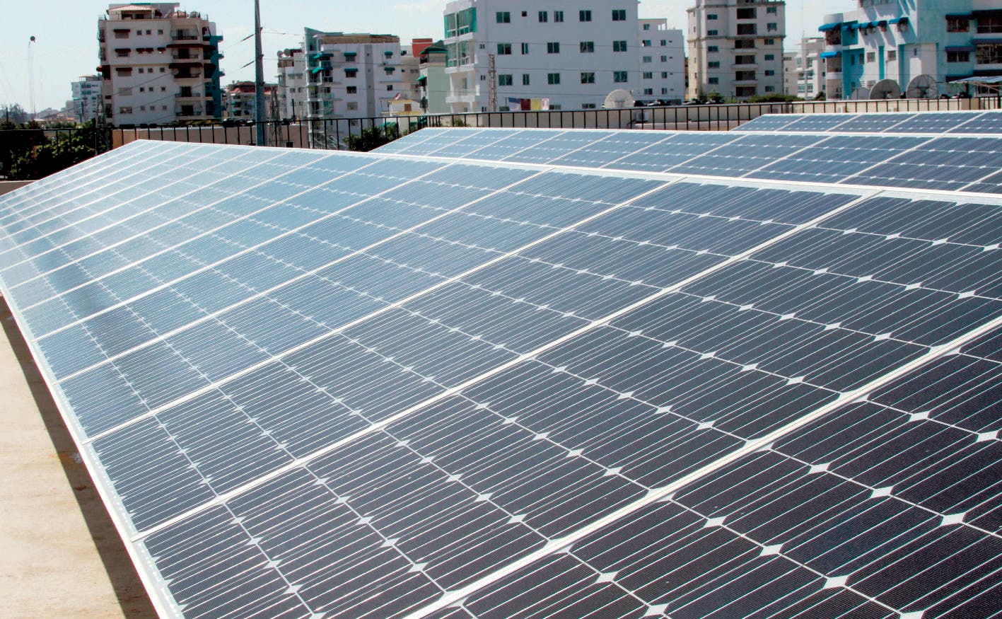 Propone plan instalación de energía solar en el país