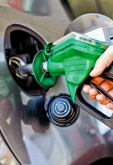 Gasolinas deberán bajar 16 y 11 pesos, según Anadegas