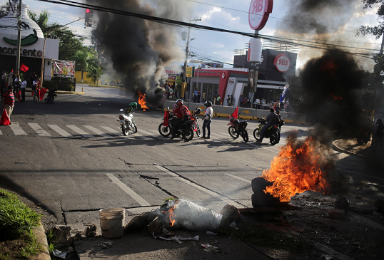 Estalla violencia al exigir renuncia de presidente hondureño