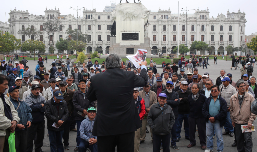 Oposición de Perú da un giro radical y exige las elecciones generales que había rechazado