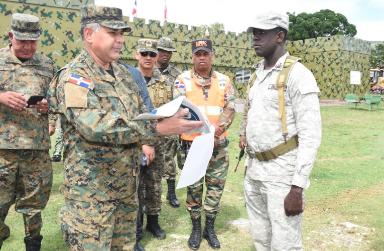 Ministro Defensa aumenta a 9,100 agentes en frontera por crisis en Haití