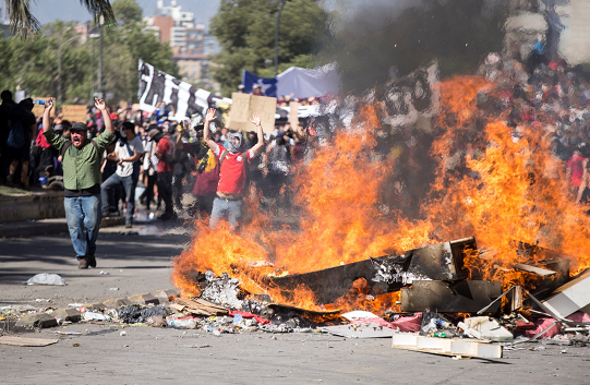 Hoy Digital - Siguen protestas en Chile a pesar de medidas ...