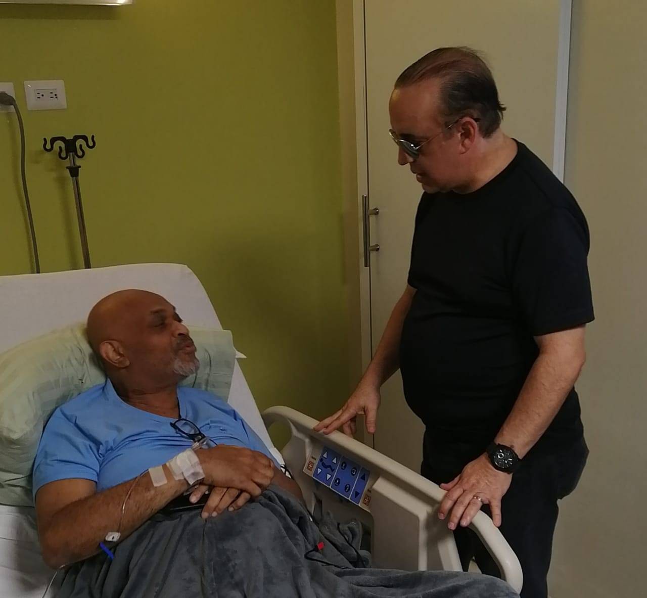 Quique visita a Nelson Javier “El Cocodrilo” en la clínica tras amputarle pie por complicaciones con la diabetes